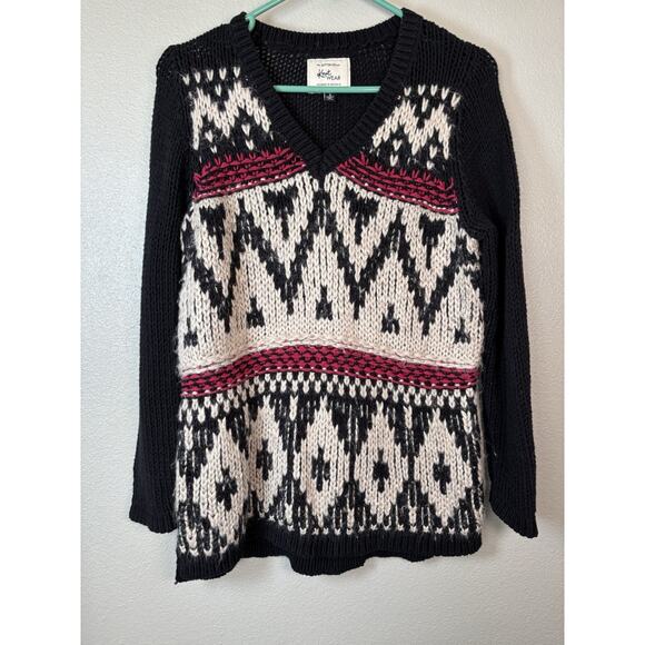 Cotton On Sweaters - Cotton On Knit Wear Sweater Fuzzy Womens Small Black‎ White Red Chunky V Neck